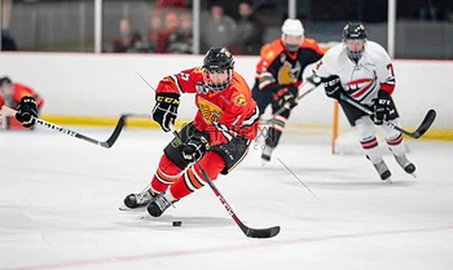 亚洲娱乐 | 柔道体育赛事服务平台冰球运动员射门精彩瞬间